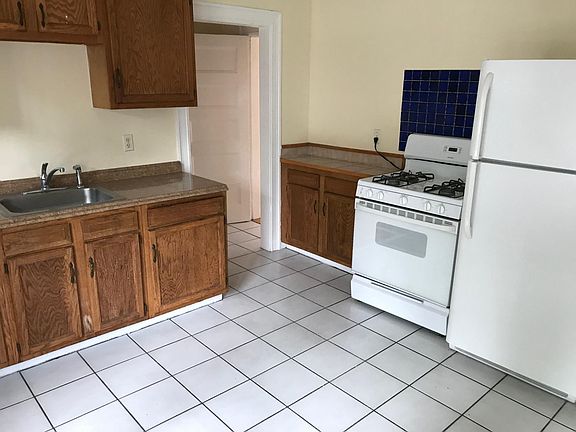 5th image of 91 S Angell St Floor 1