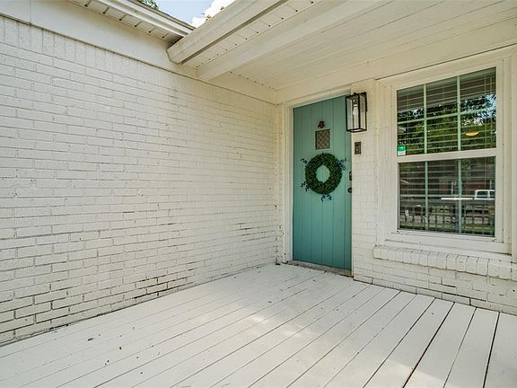 3rd image of 10633 Cayuga Dr