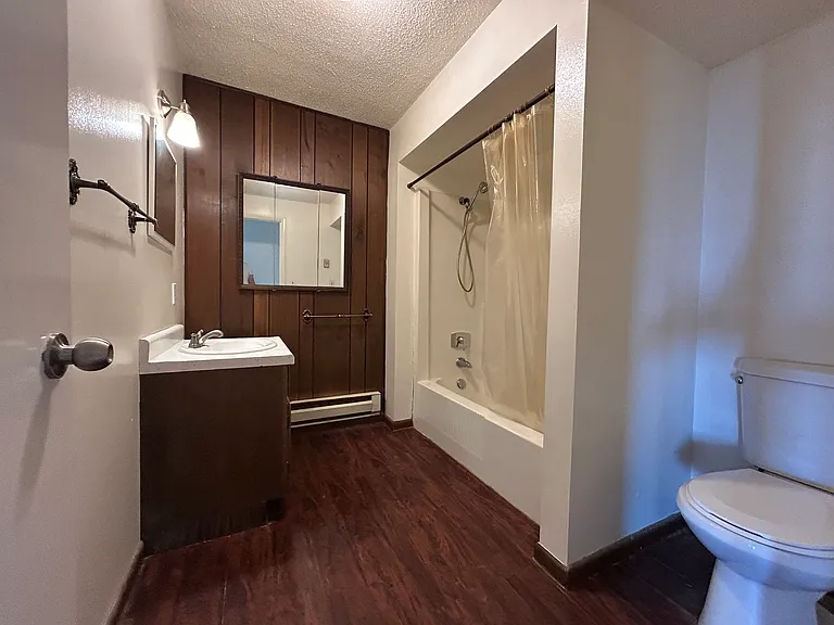 785 S East St #4 — Photo 8