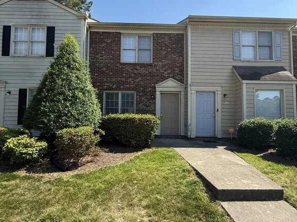 2905 Faversham Pl, Raleigh, NC 27604