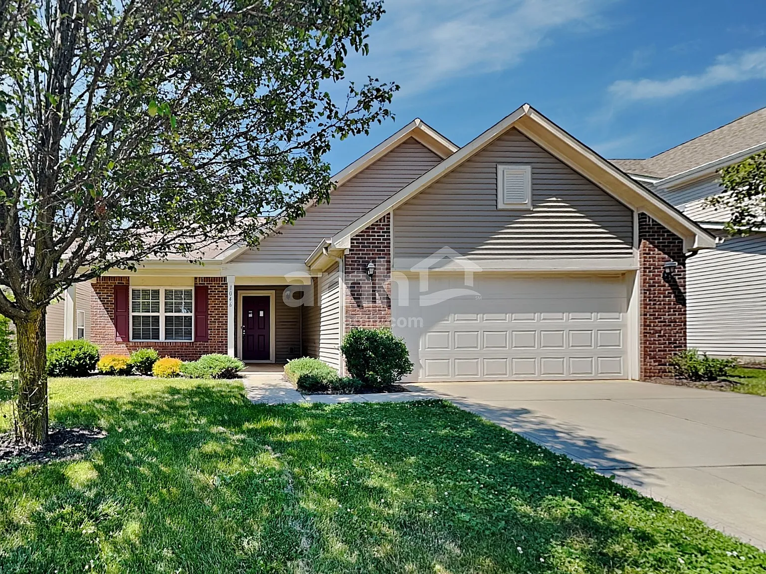 1046 Swinton Way photo 1