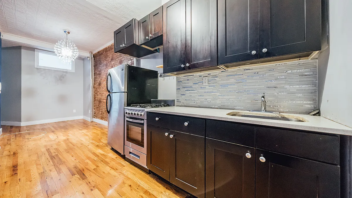 Building Photo - 816 Knickerbocker Ave #1R