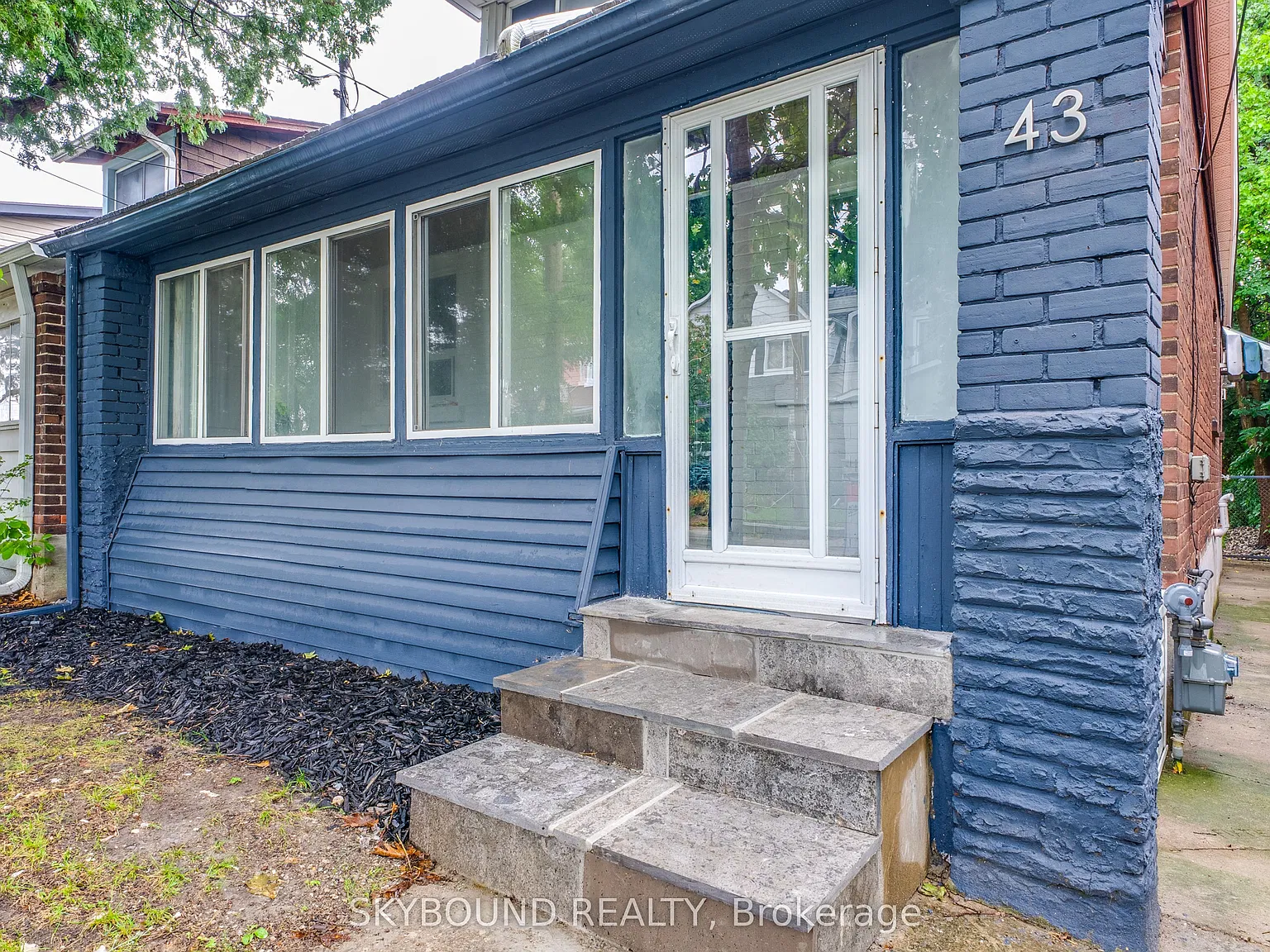 3 bed, $2,500 — Photo 2