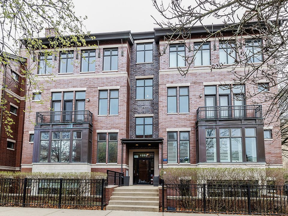 1st image of 1253 W Melrose St Unit 1E