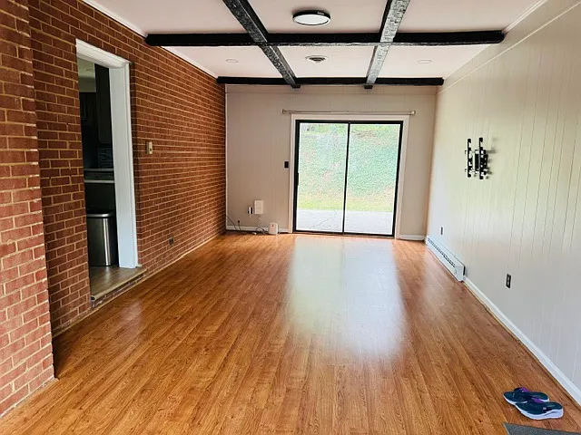 4 bed, 2067 sqft, $2,100 — Photo 1