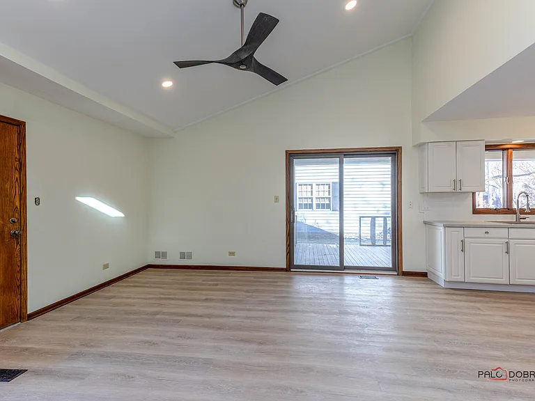 2450 Chas Dr — Photo 7