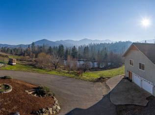 3160 Walnut Ave, Grants Pass, OR 97527