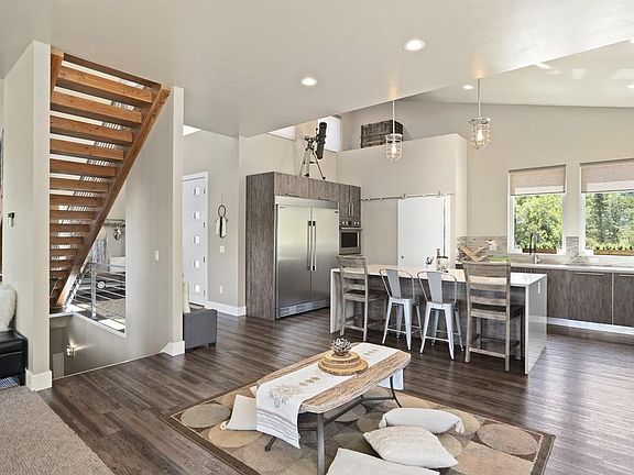 2nd image of 2324 N Panorama Cir