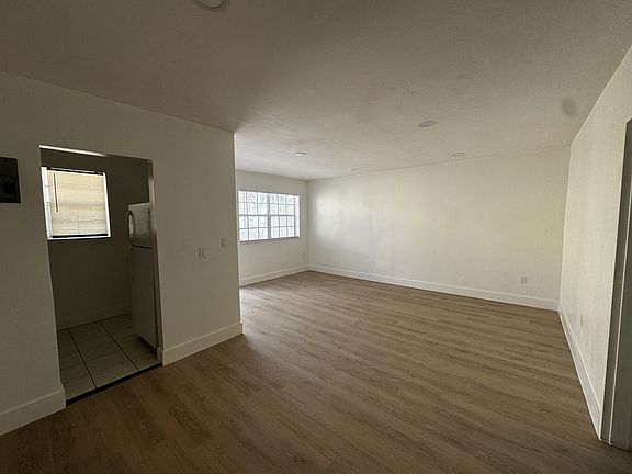 5th image of 500 13th St APT 10