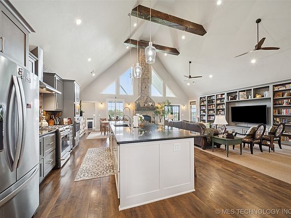 4th image of 4320 N 135th Rd