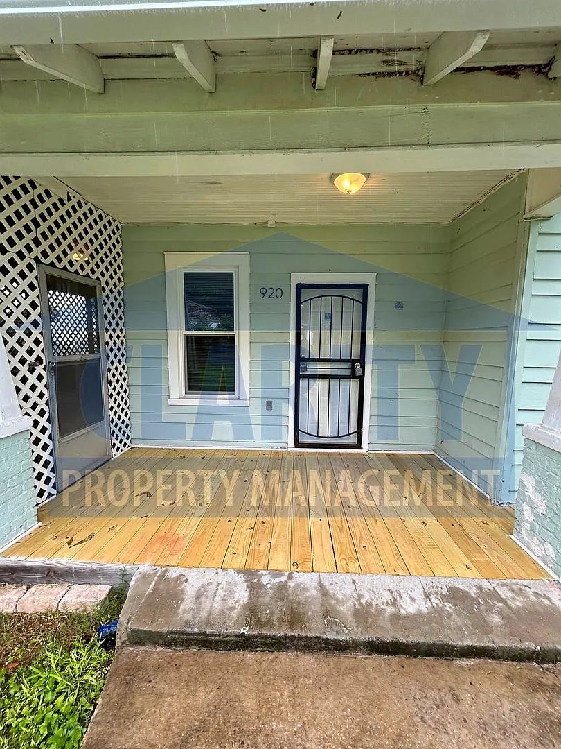1/2 Off 1st Month's Rent — Photo 3