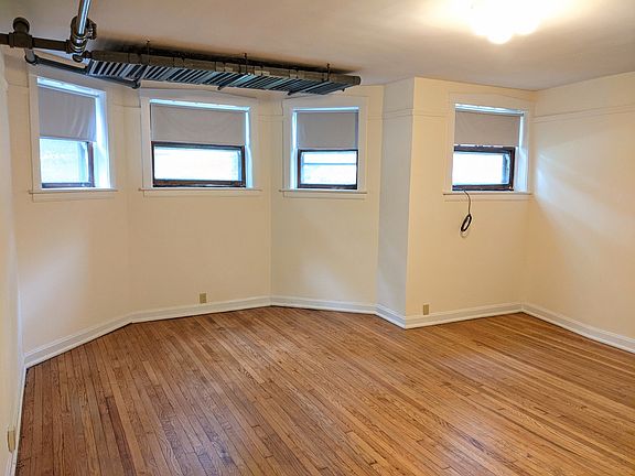 2nd image of 731 Hinman Ave #G