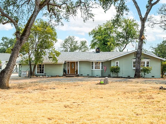 3rd image of 22081 Lassen View Dr