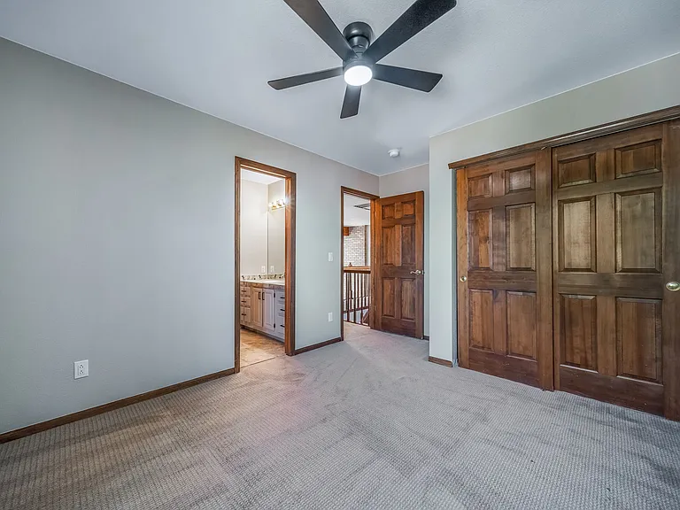 6793 Blackhawk Ct — Photo 35