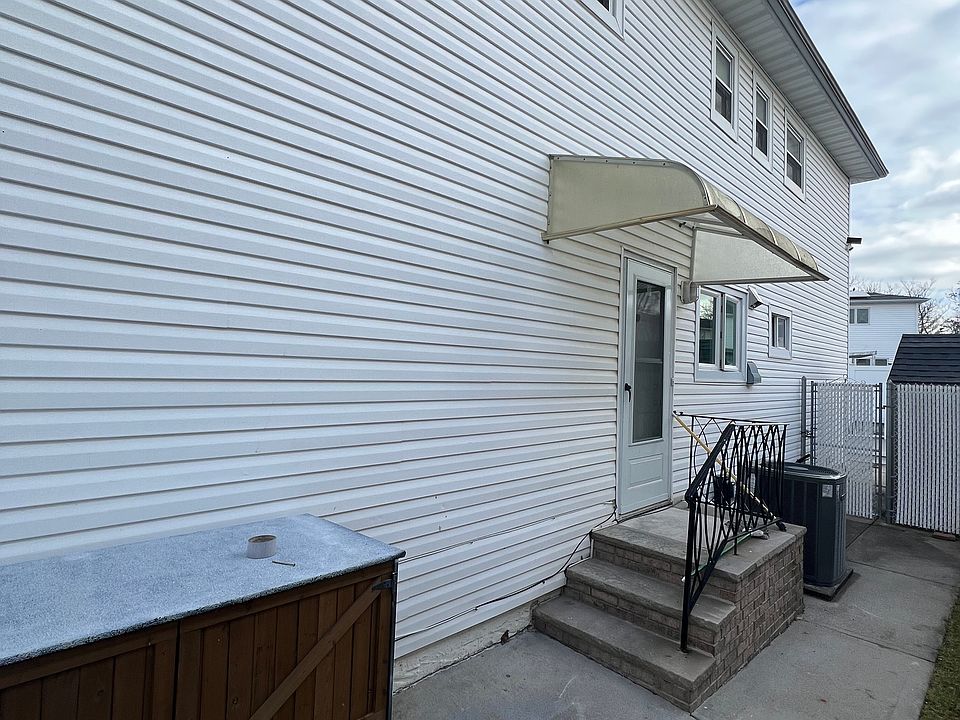 1st image of 28 Grayson St #1