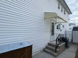 28 Grayson St #1, Staten Island, NY 10306