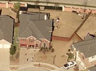 6812 Landing Dr, Grand Prairie, TX 75054