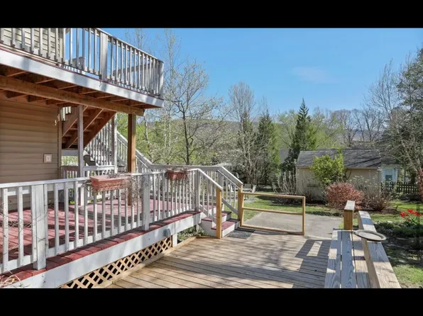 305 N Main St #A, Edinburg, VA 22824
