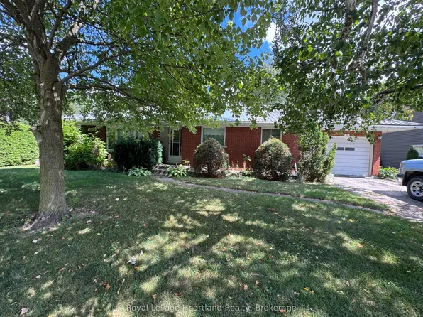 2021 Princess St N, Howick, ON N0G 1X0