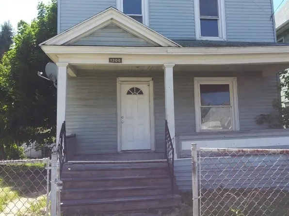 1208 19th St, Niagara Falls, NY 14301