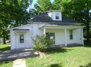 212 S Russell St, Ava, IL 62907