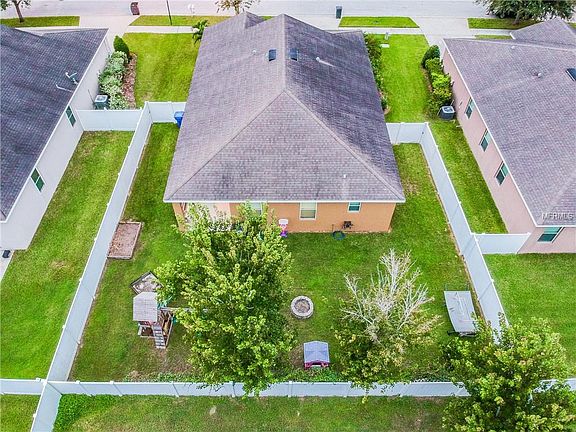 5th image of 12215 Fairlawn Dr