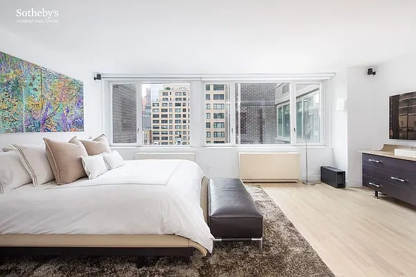 Sold by Sotheby's International Realty | media 6