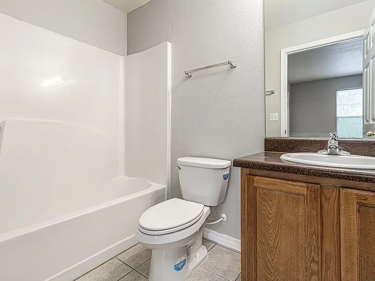 100 Corwin Dr — Photo 30
