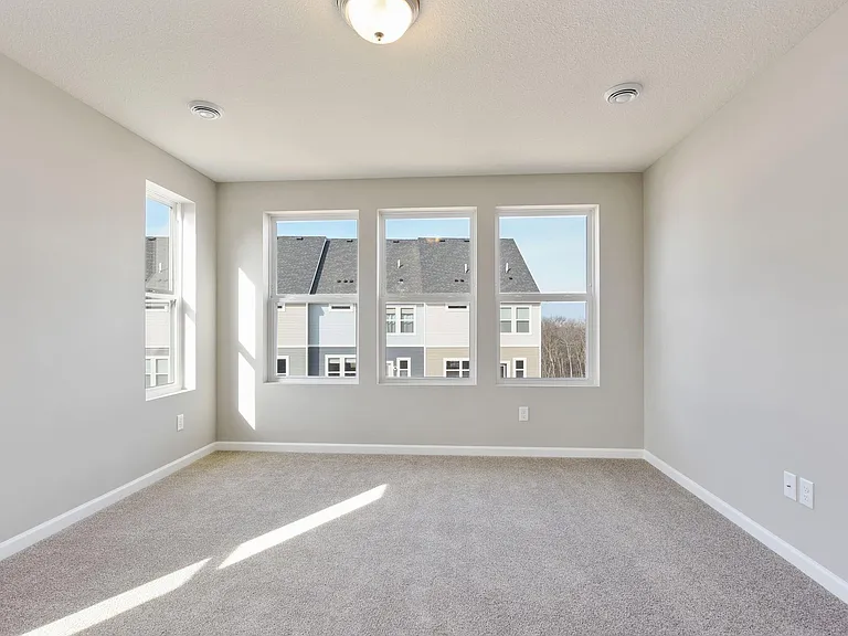 5182 Hampton St NE — Photo 21