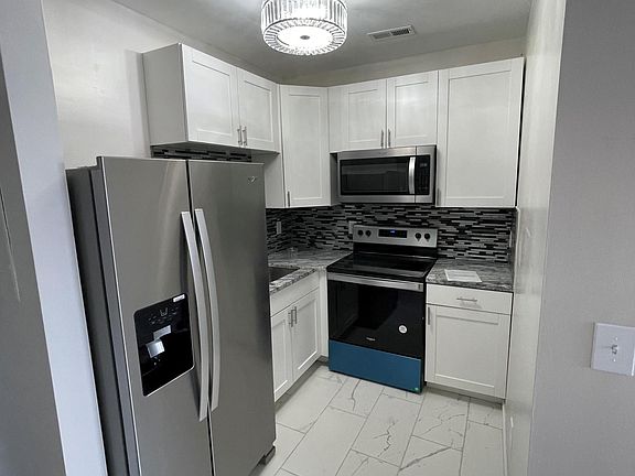 5th image of 1025 Central Ave #K