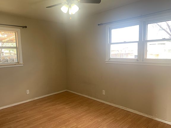 3rd image of 222 Oakwood St