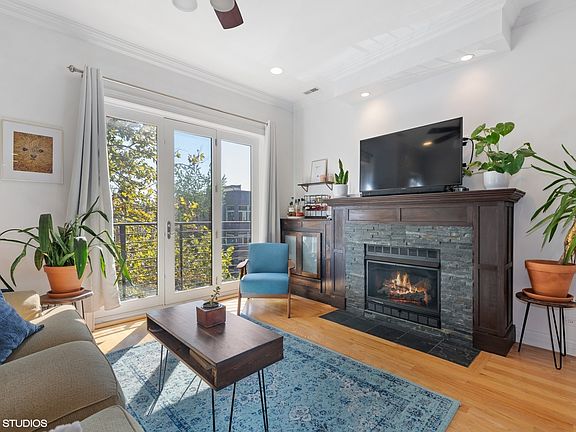 3rd image of 2642 W Cortez St #3