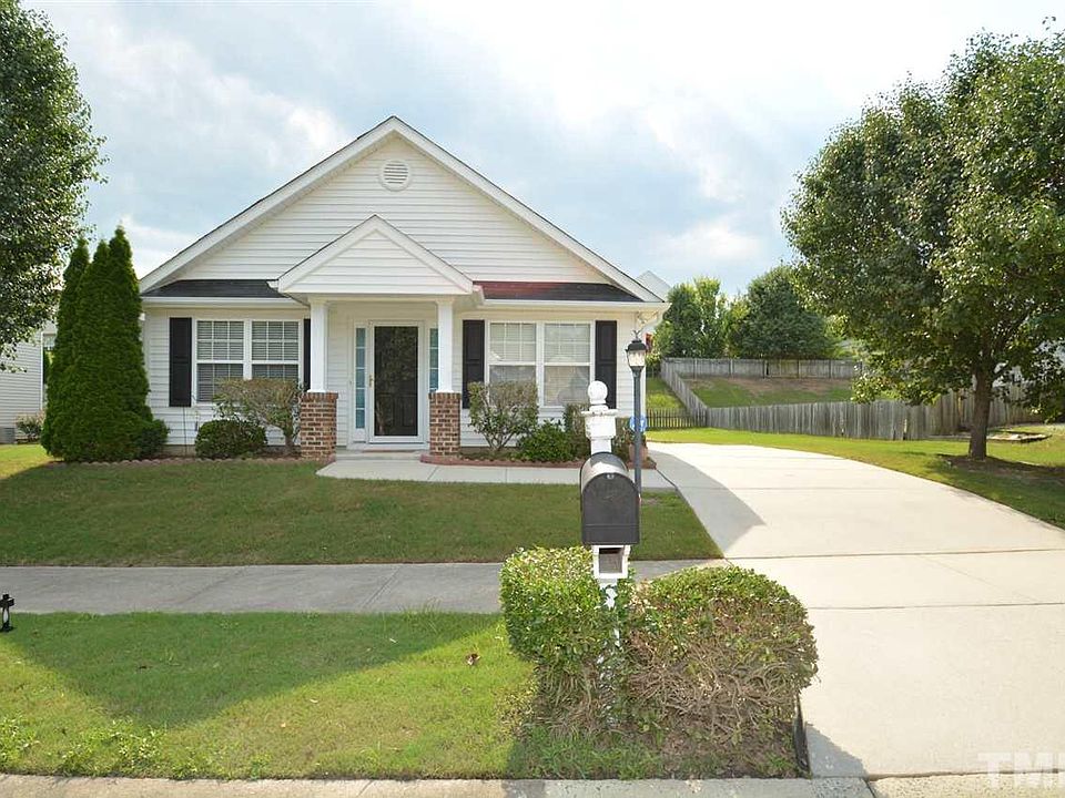 1st image of 107 Bermuda Green Dr