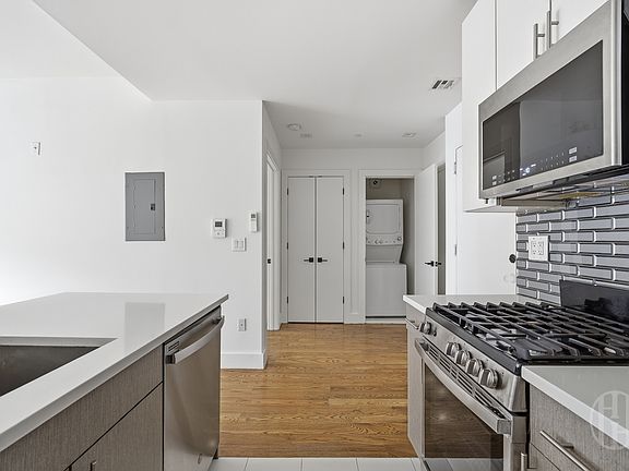 2nd image of 149 W 9th St Unit 2