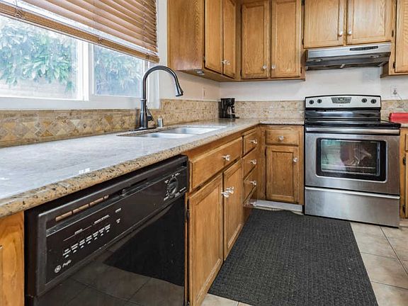 5th image of 726 Creekfield Dr