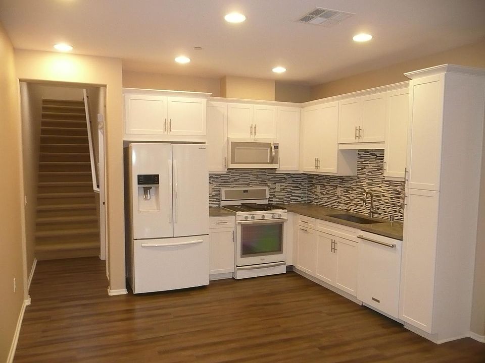 1st image of 535 S Casita St