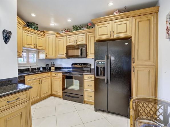 820 S Hollybrook Dr APT 306