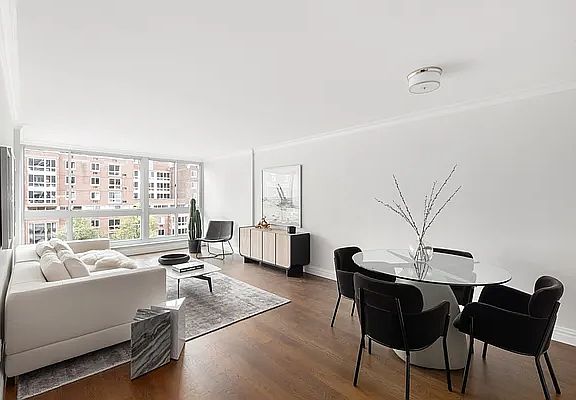 3rd image of 625 Main St APT 831