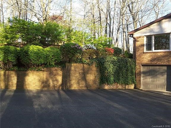 3rd image of 238 Spicewood Ln
