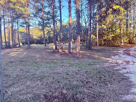3rd image of 312 Heaven Dr