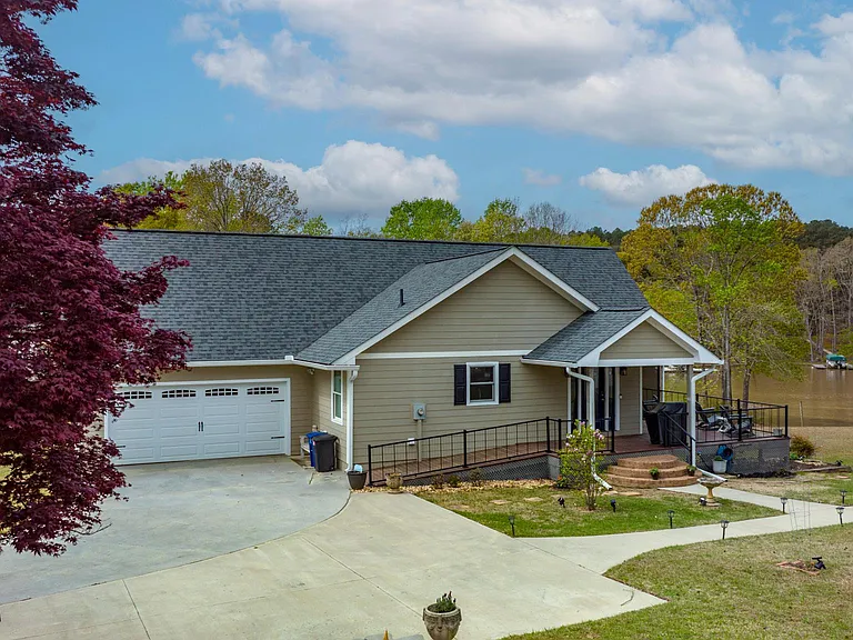 218 Long Island Dr — Photo 7