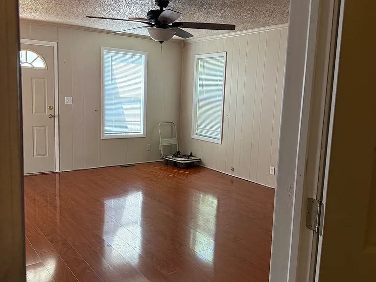 1832 S Glenn Ave — Photo 11