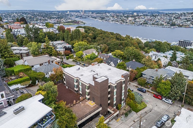 2nd image of 1605 5th Avenue N #102