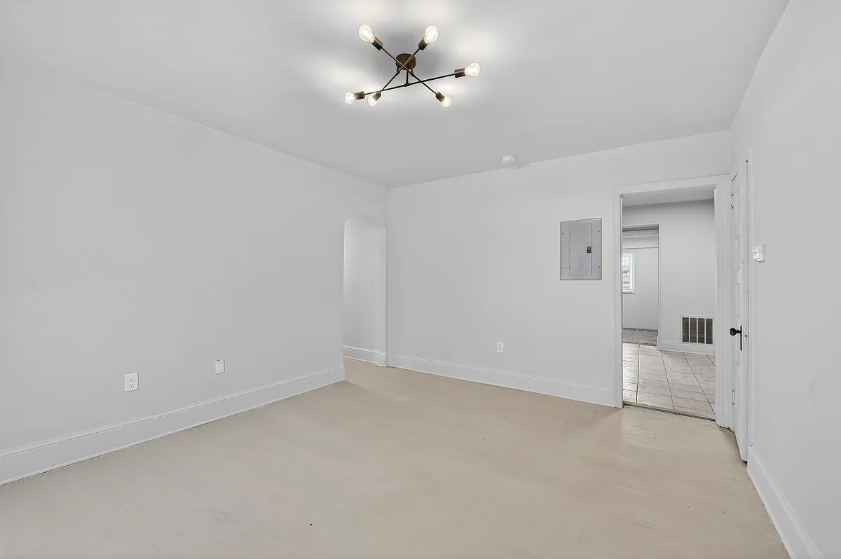Building Photo - 1239 Penn St NE #C