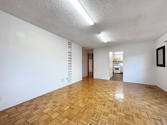 4th image of 1511 Artesian Way #A