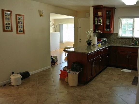 5th image of 904 Knollfield Way