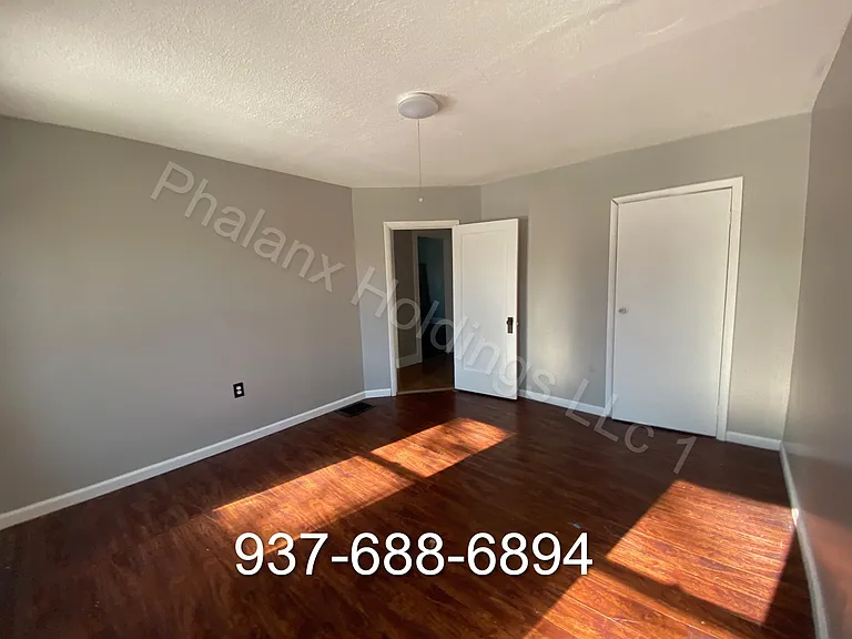 235 E Northern Ave — Photo 6