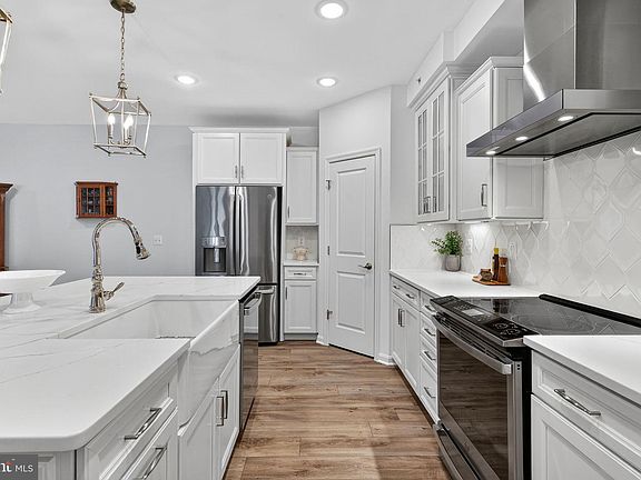 3rd image of 13970 Englefield Dr Unit 404