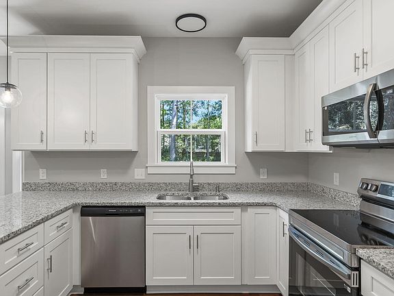 3rd image of 1563 Stanwick Dr