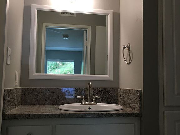 4th image of 2707 O St APT 1